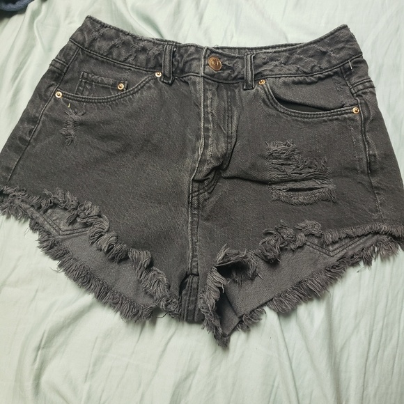 H&M Pants - Black distressed high waisted shorts